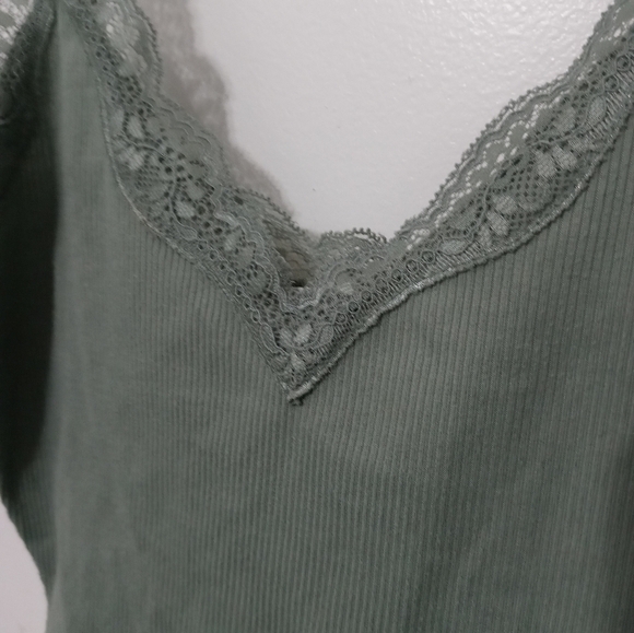 Weekend Edition Sage Green Ribbed Cropped v Neck Boho Tank w Lacey floral trim - Picture 3 of 7